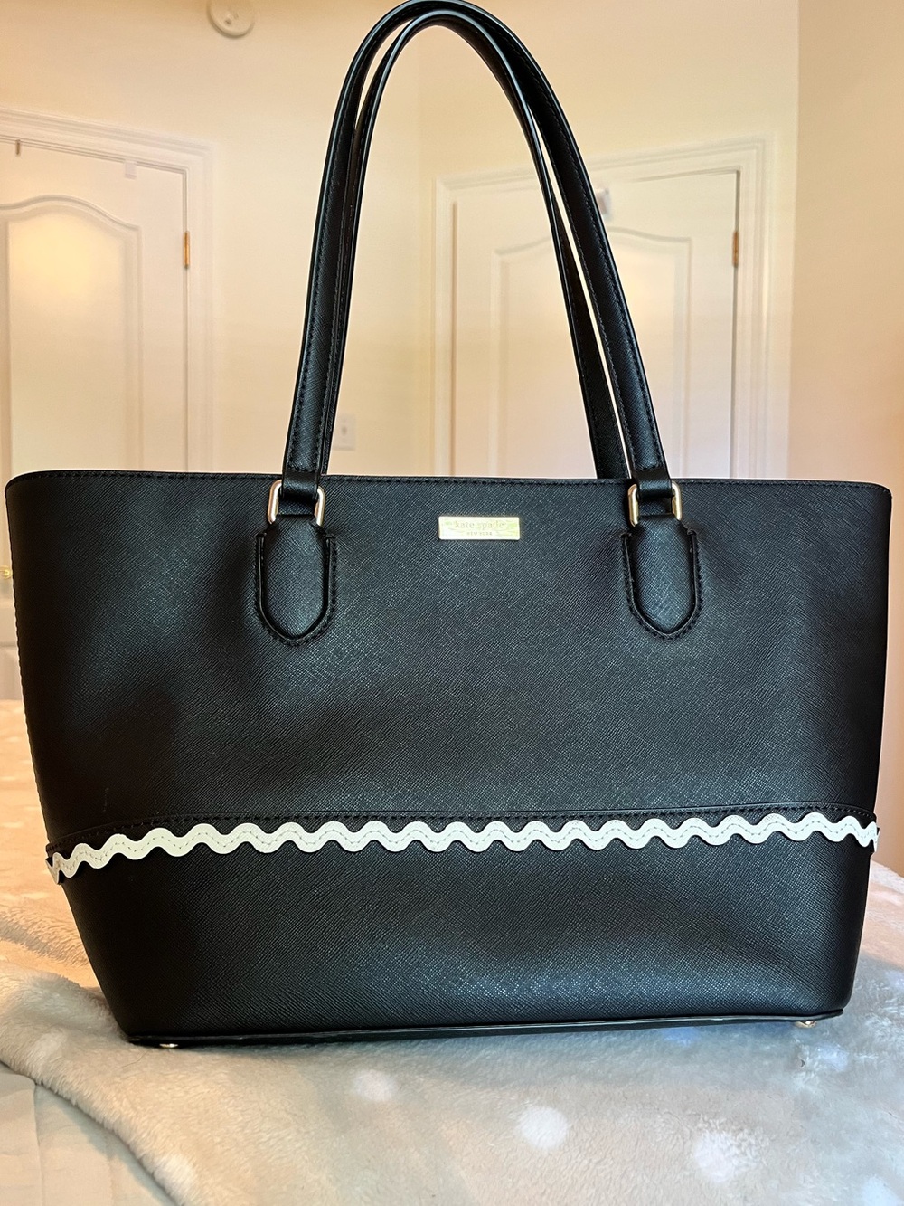 Kate Spade Black Women's Tote Bag with White Trim